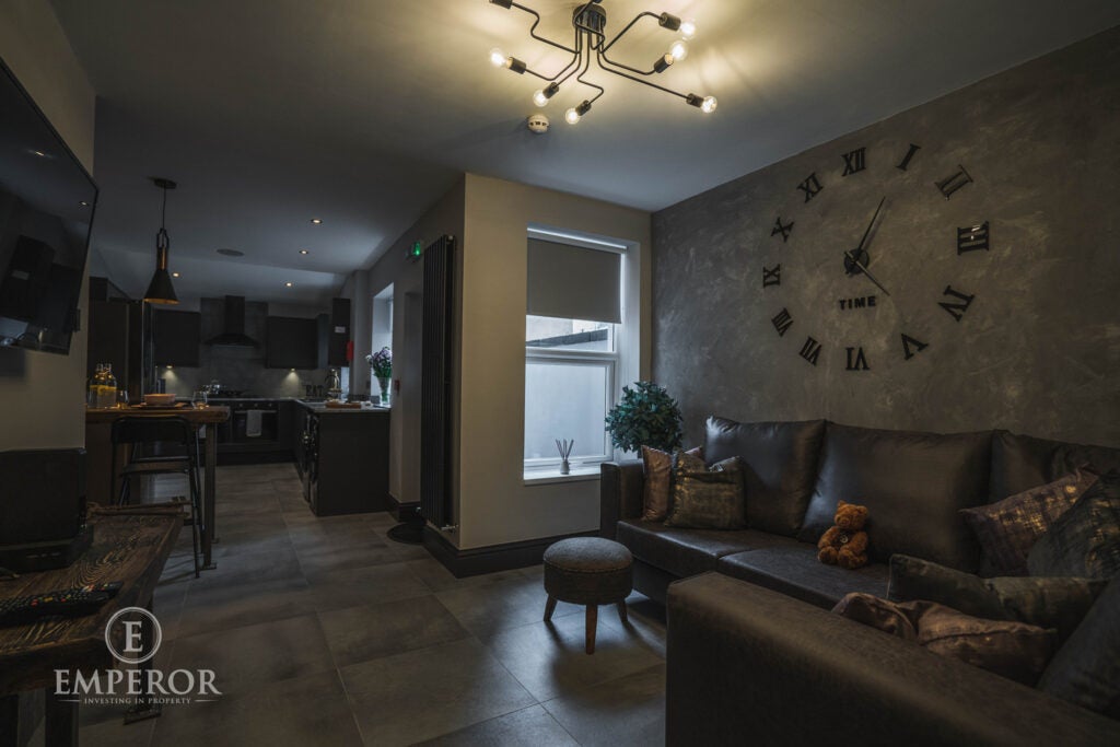 Room Leopold Road in Liverpool