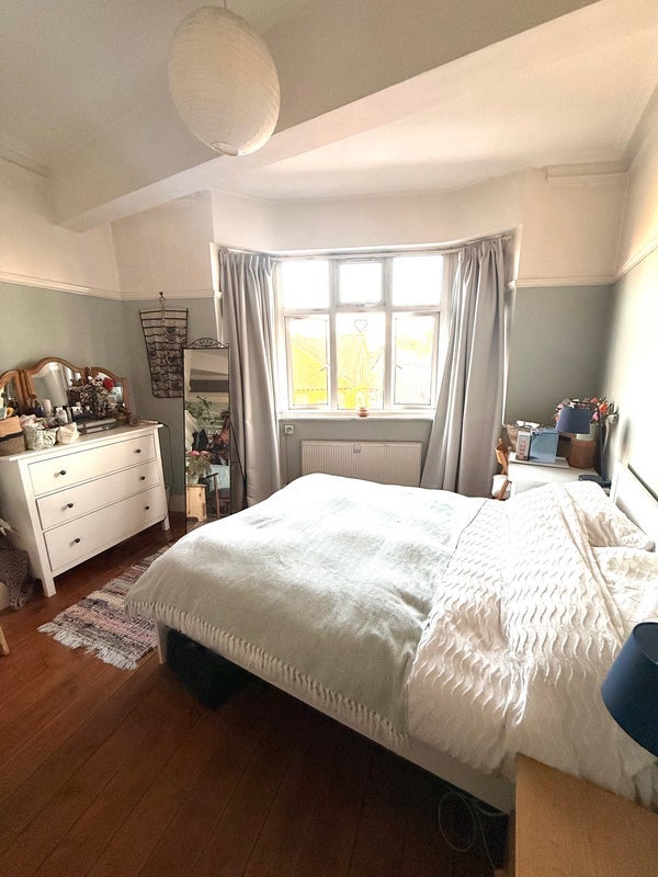 Room Alexandra Park Road in Greater London