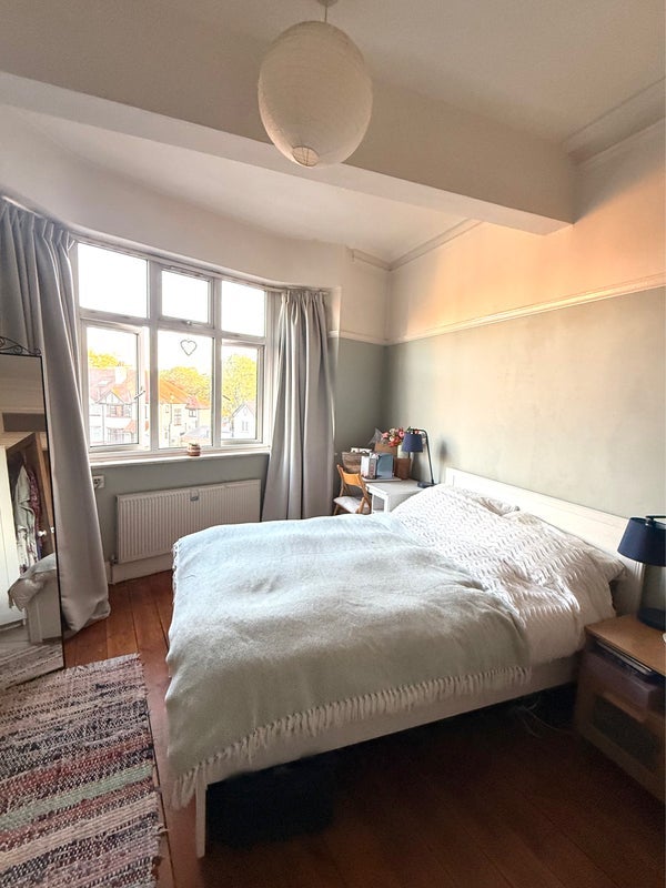 Room Alexandra Park Road in Greater London