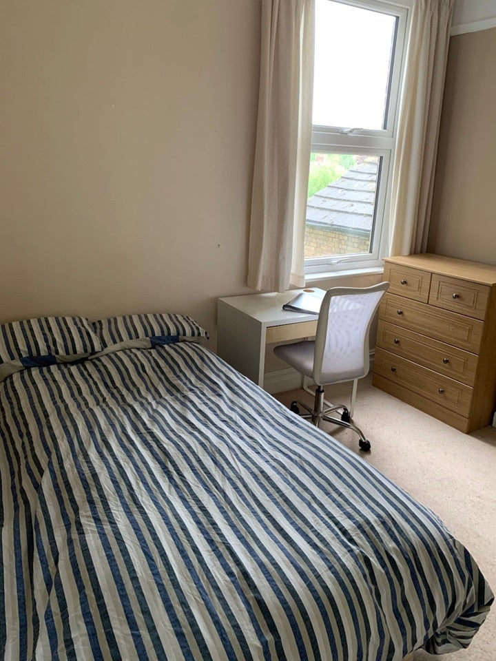 Room Victoria Road in Greater London
