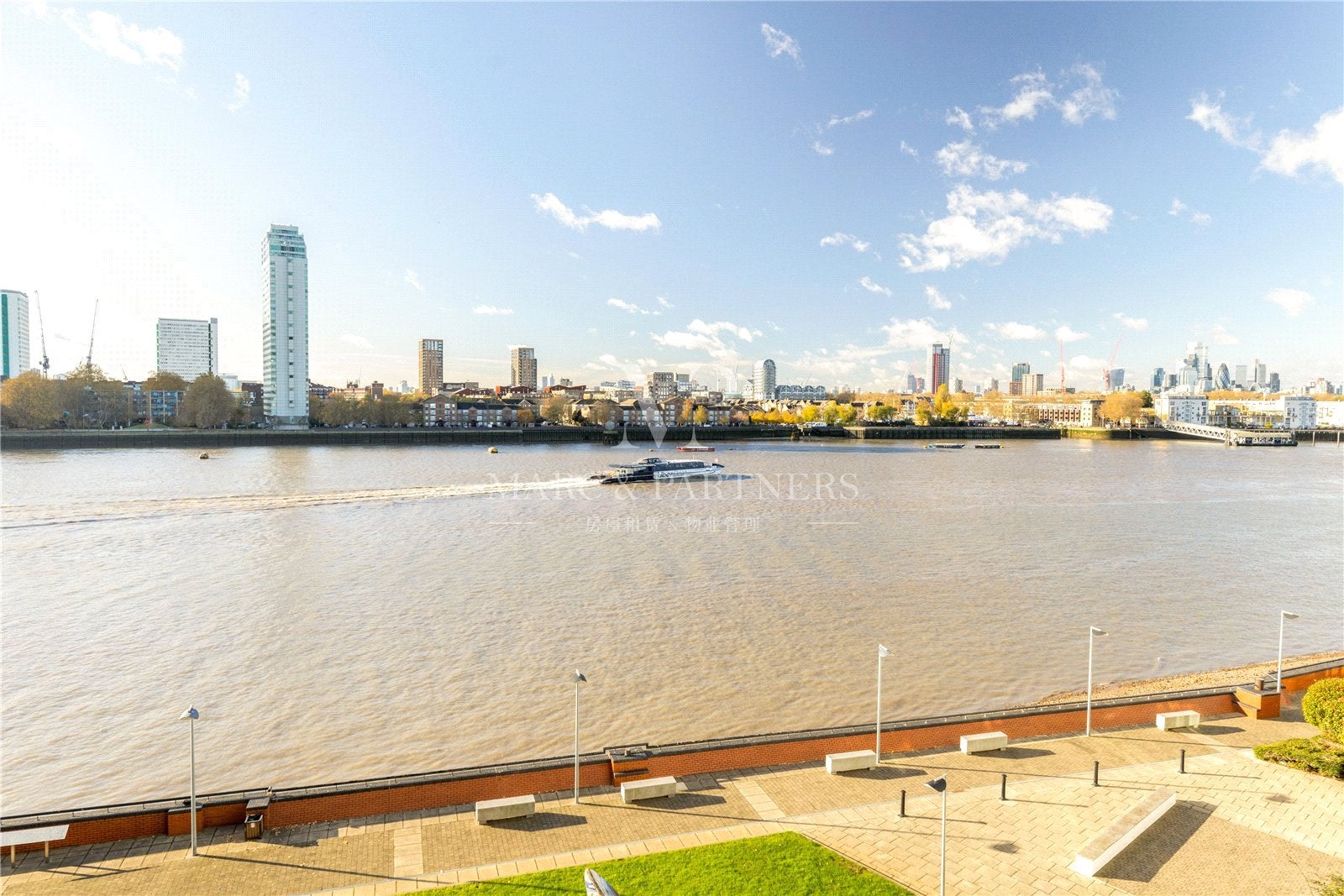 Flat Newton Place in Greater London
