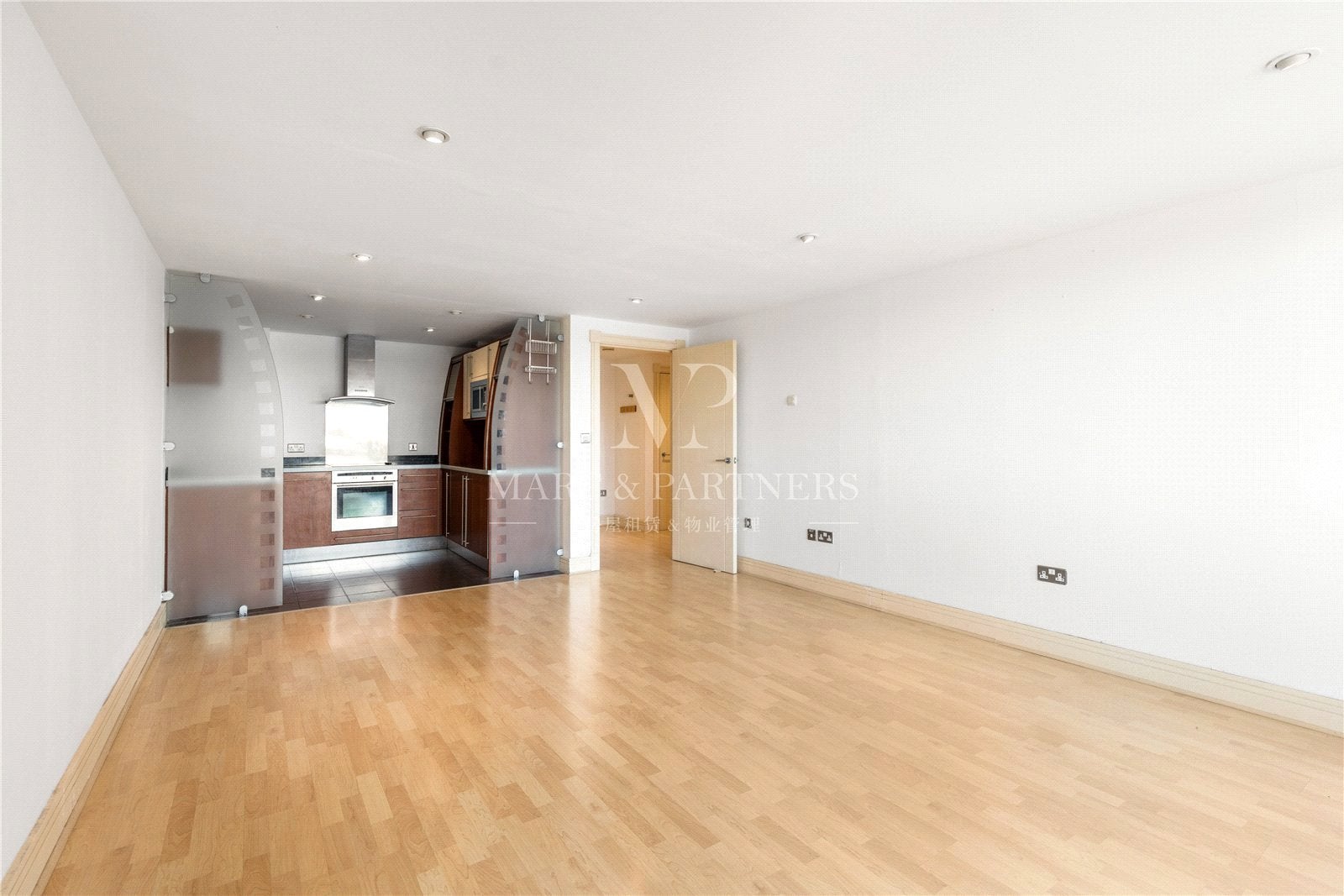 Flat Newton Place in Greater London
