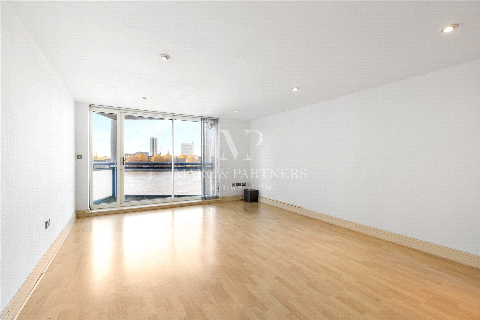 Flat Newton Place in Greater London
