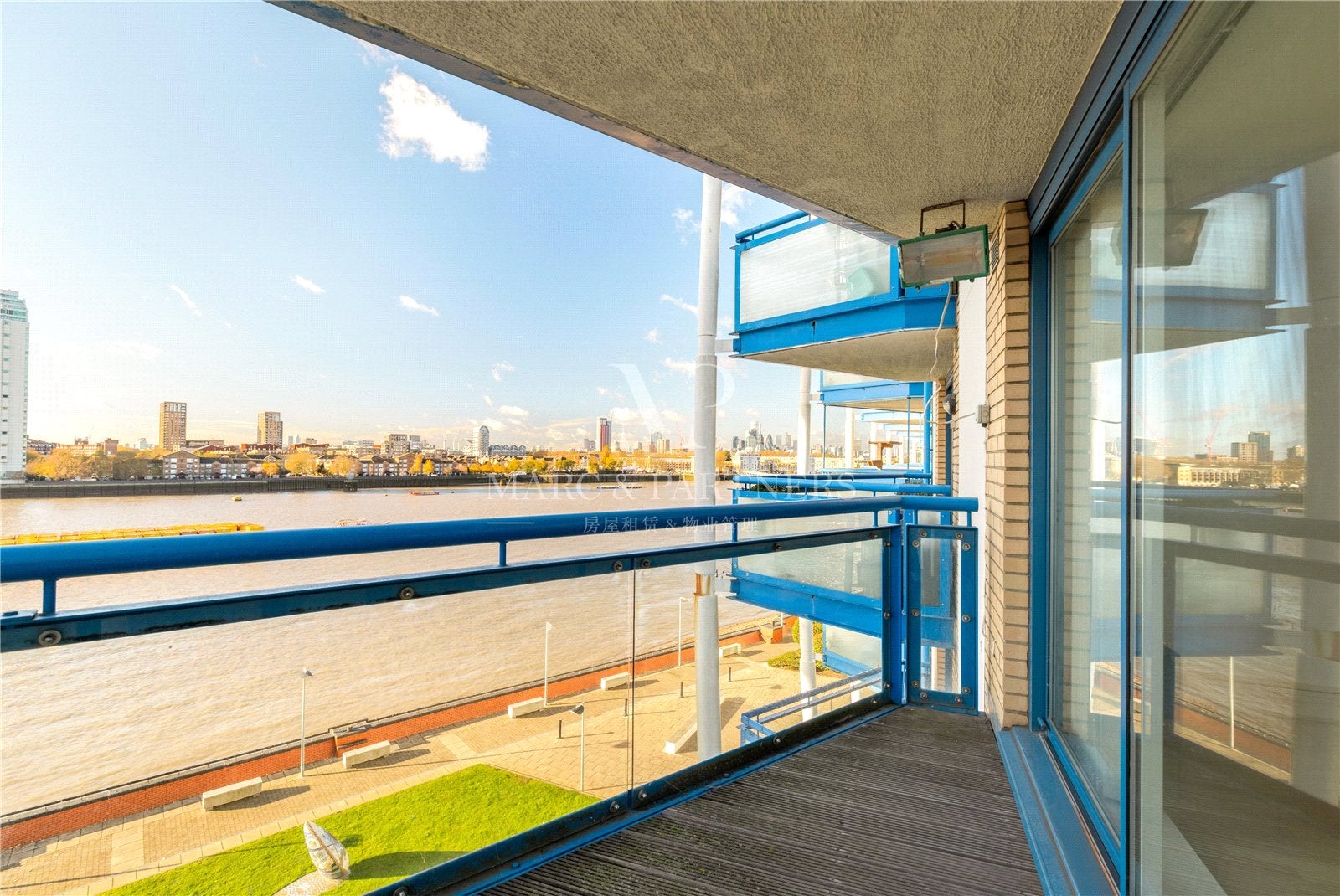 Flat Newton Place in Greater London