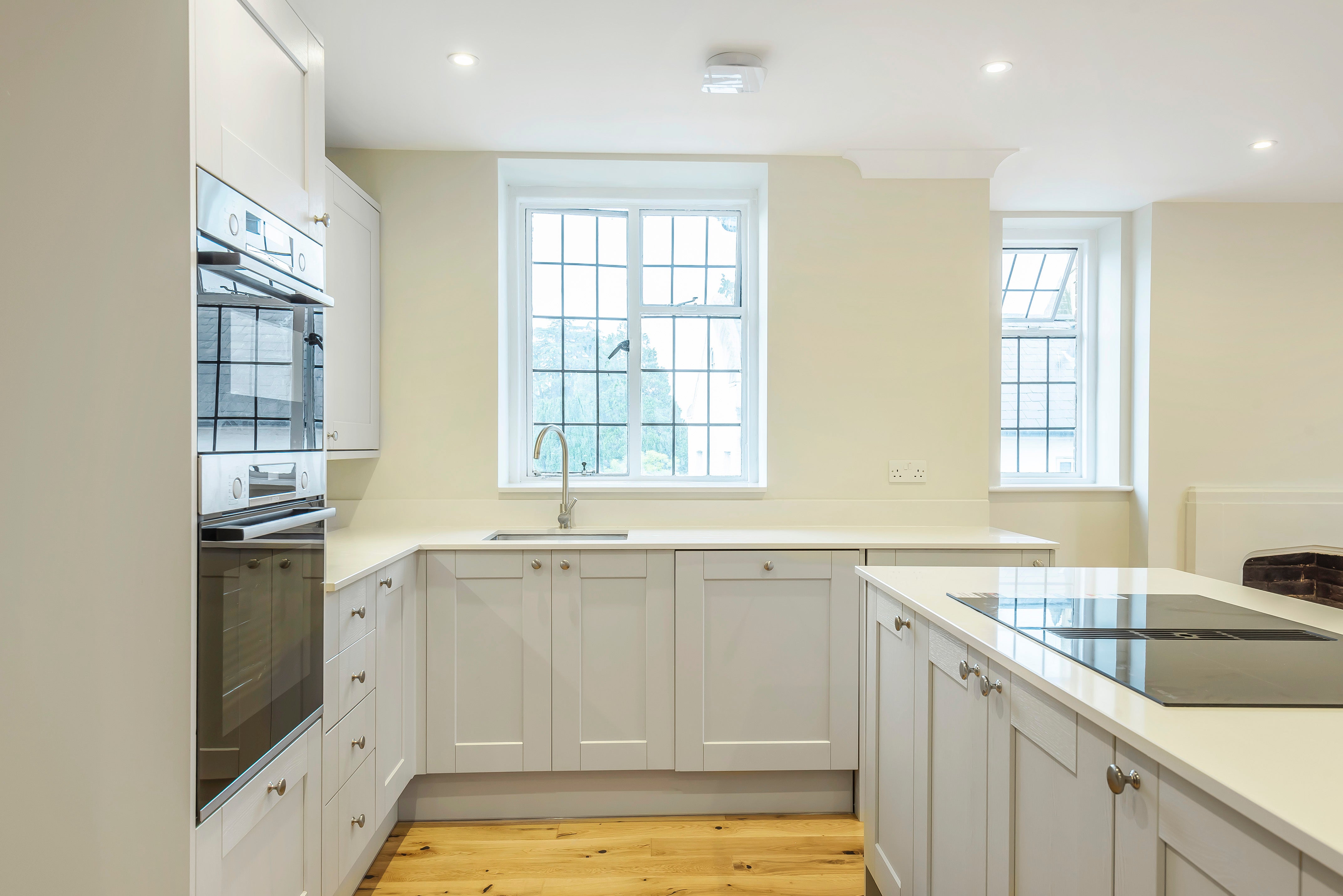 Flat Lammas Lane in Elmbridge
