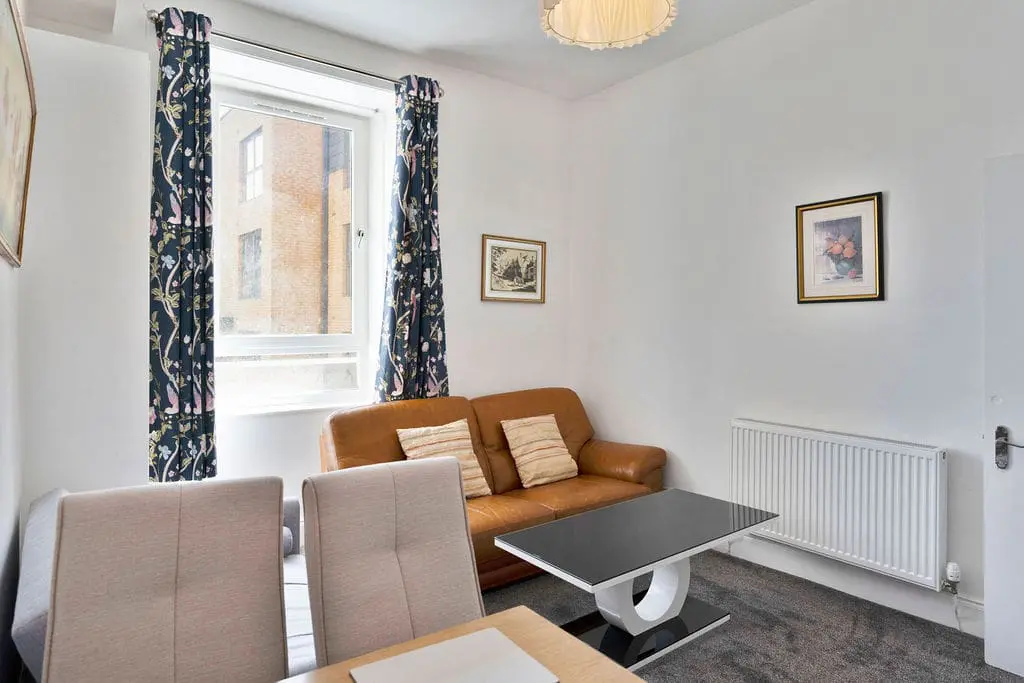 Room Grove Street in City of Edinburgh