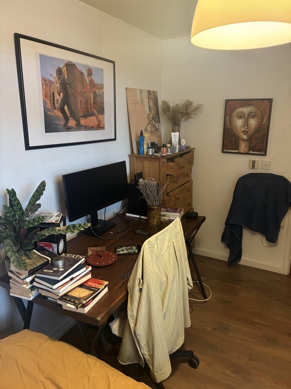 Room Mowlem Street in Greater London