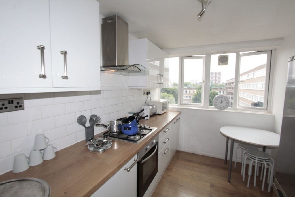 Room Globe Road in Greater London