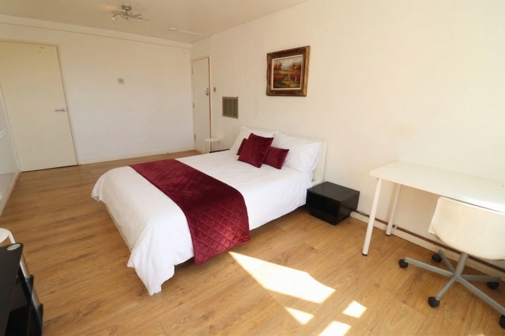 Room Globe Road in Greater London