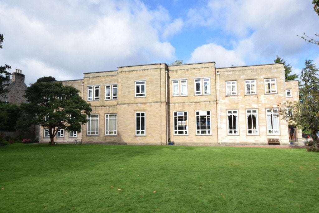 Flat Woodhall Road in City of Edinburgh