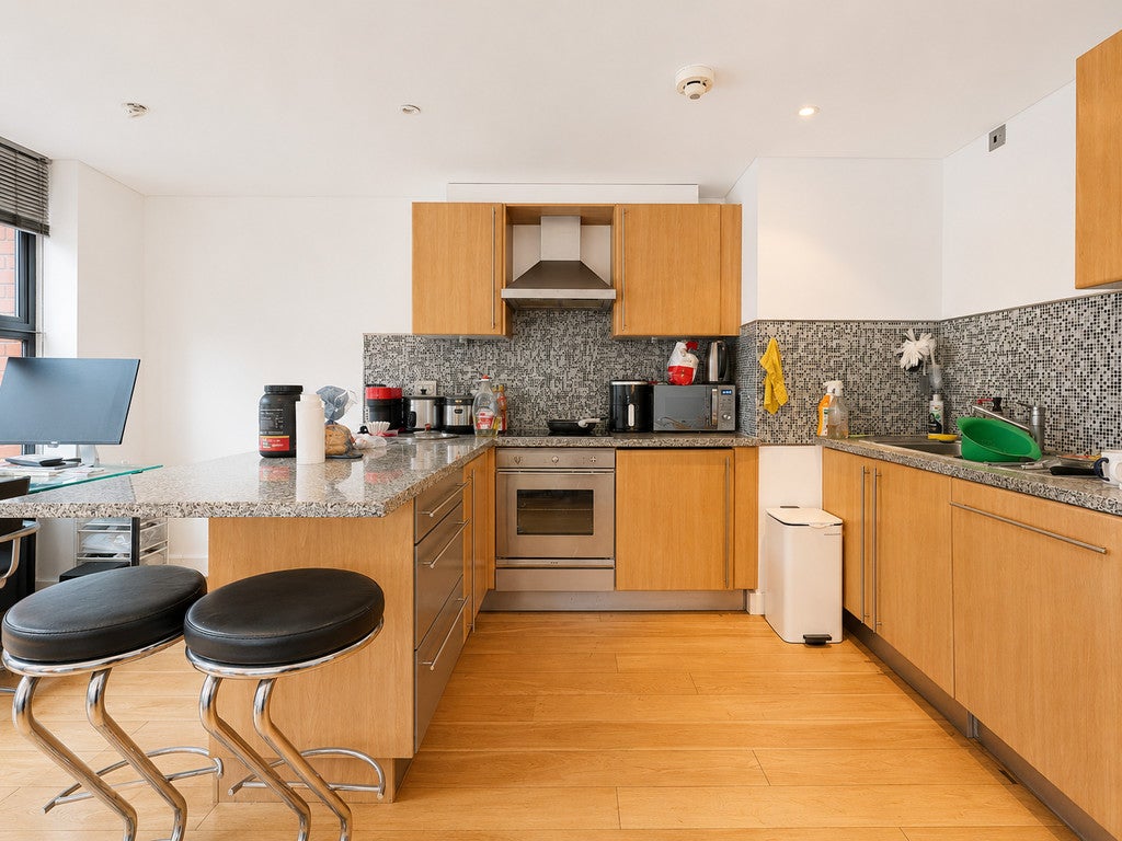 Flat Cowcross Street in Greater London