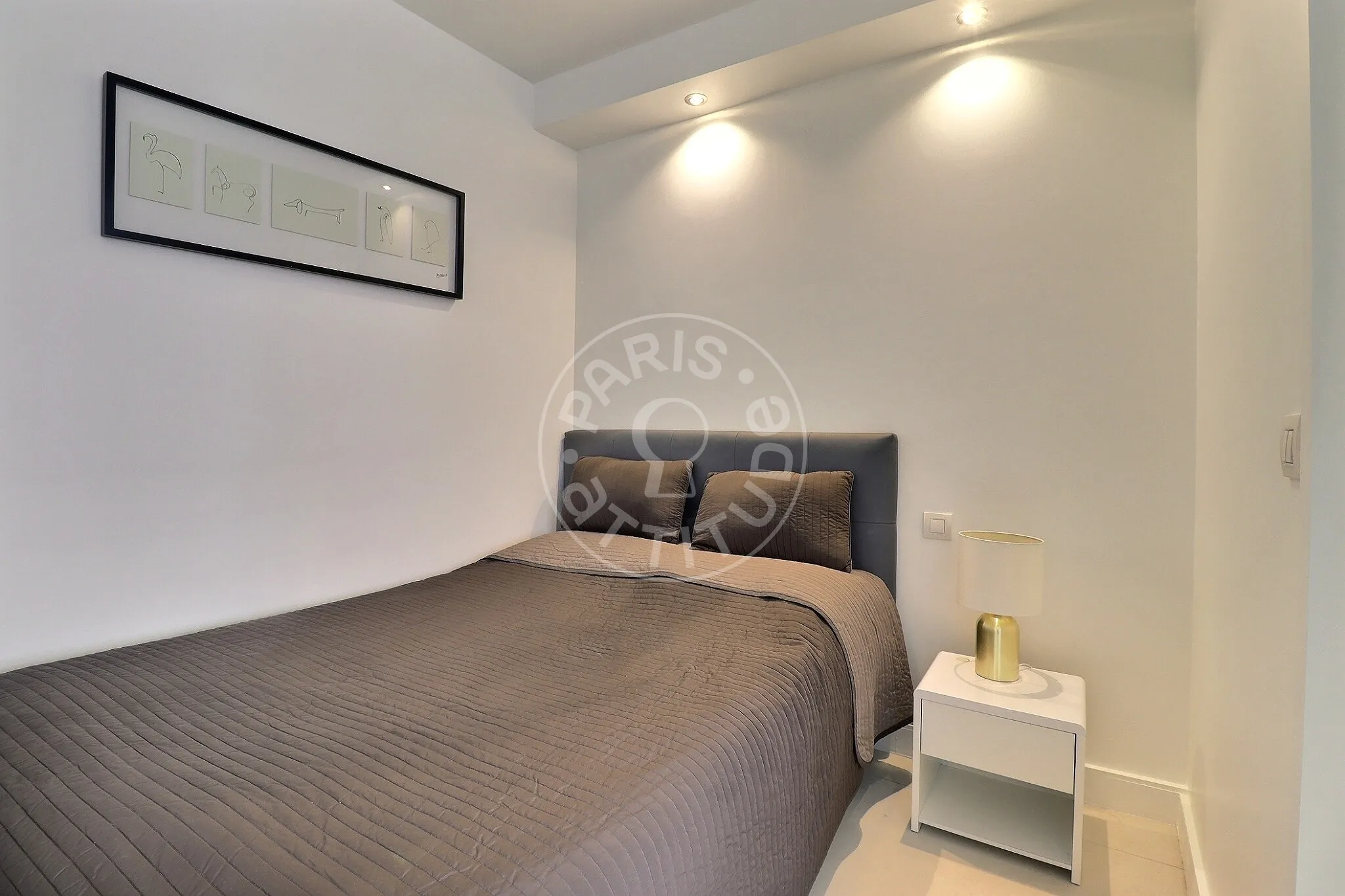 Appartement Rue de Berri à Paris