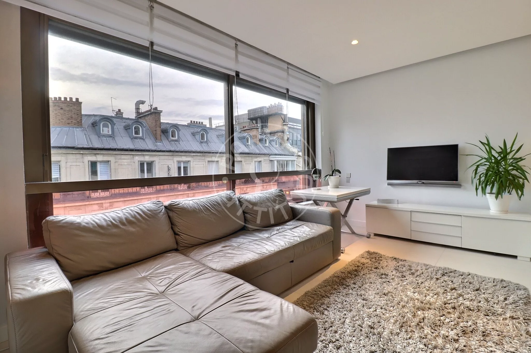 Appartement Rue de Berri à Paris