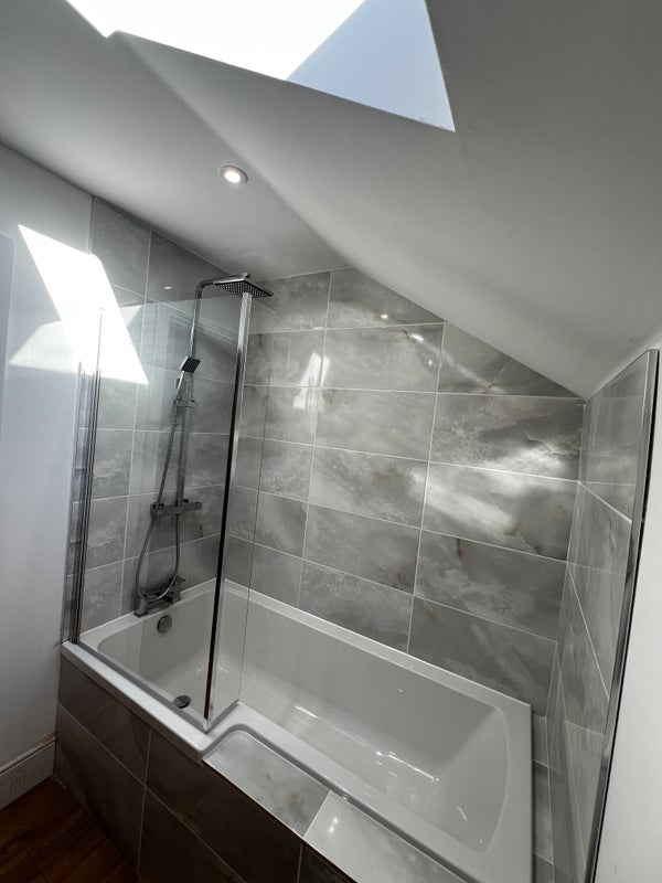 Room Hollin Lane in Wakefield
