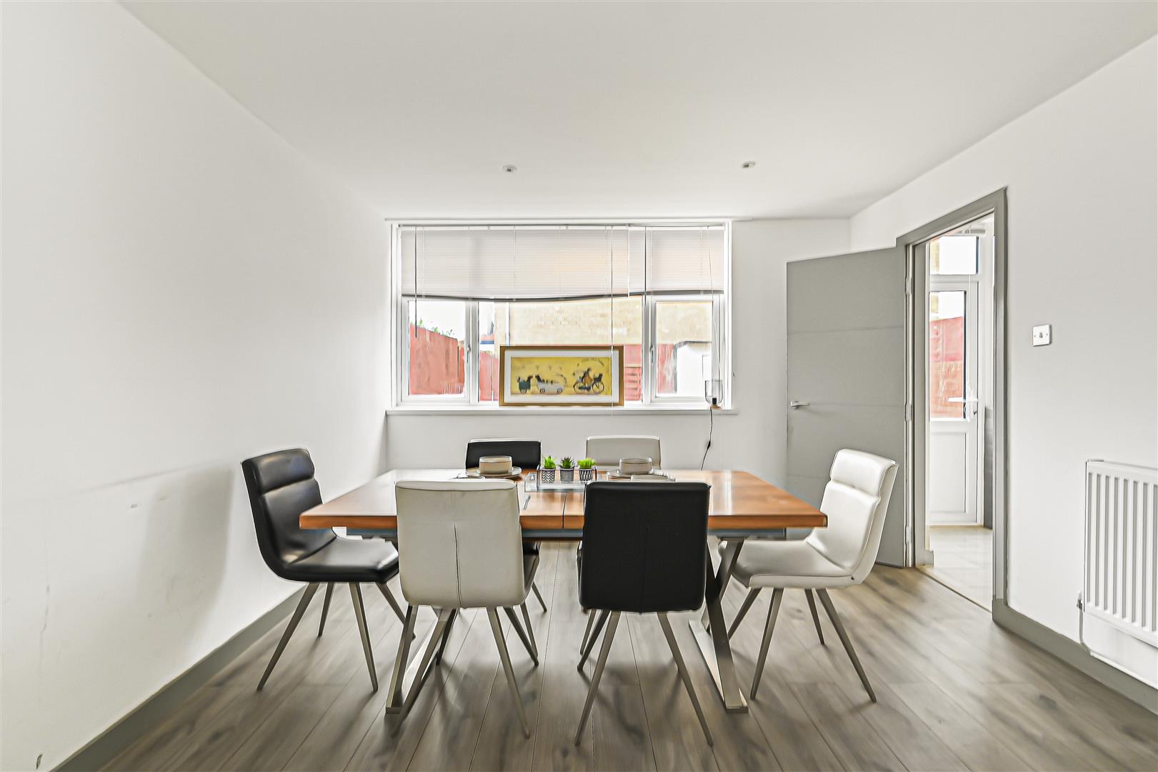 House Broomfield in Greater London
