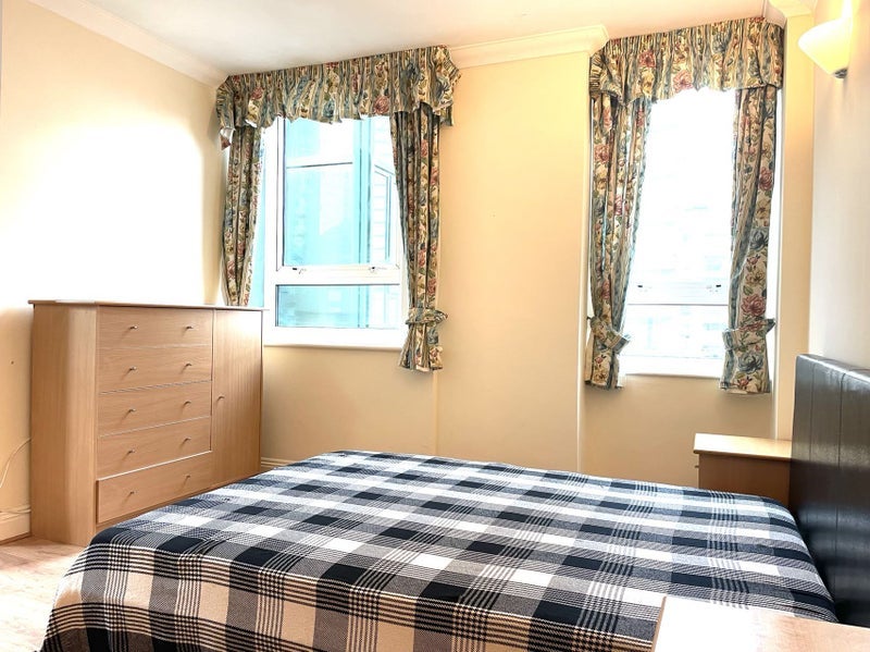 Flat Lanark Square in Greater London