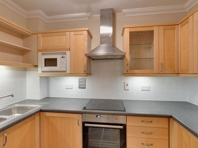 Flat Lanark Square in Greater London