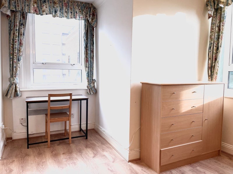 Flat Lanark Square in Greater London