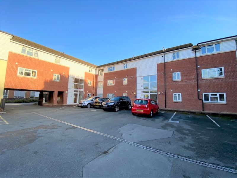 Flat Ryelands Road in Leominster