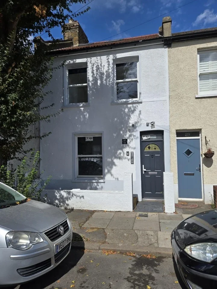 Room Besley Street in Greater London