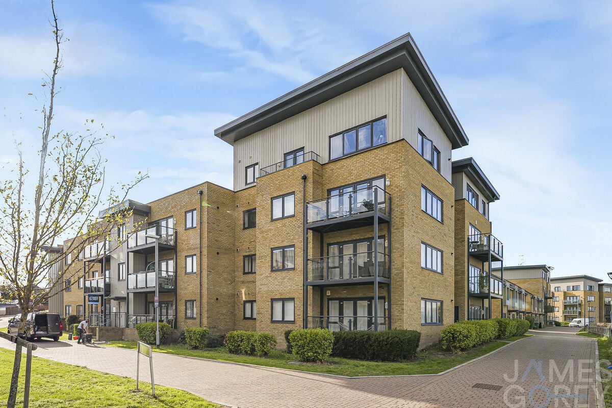 Flat Riverside Wharf in Dartford