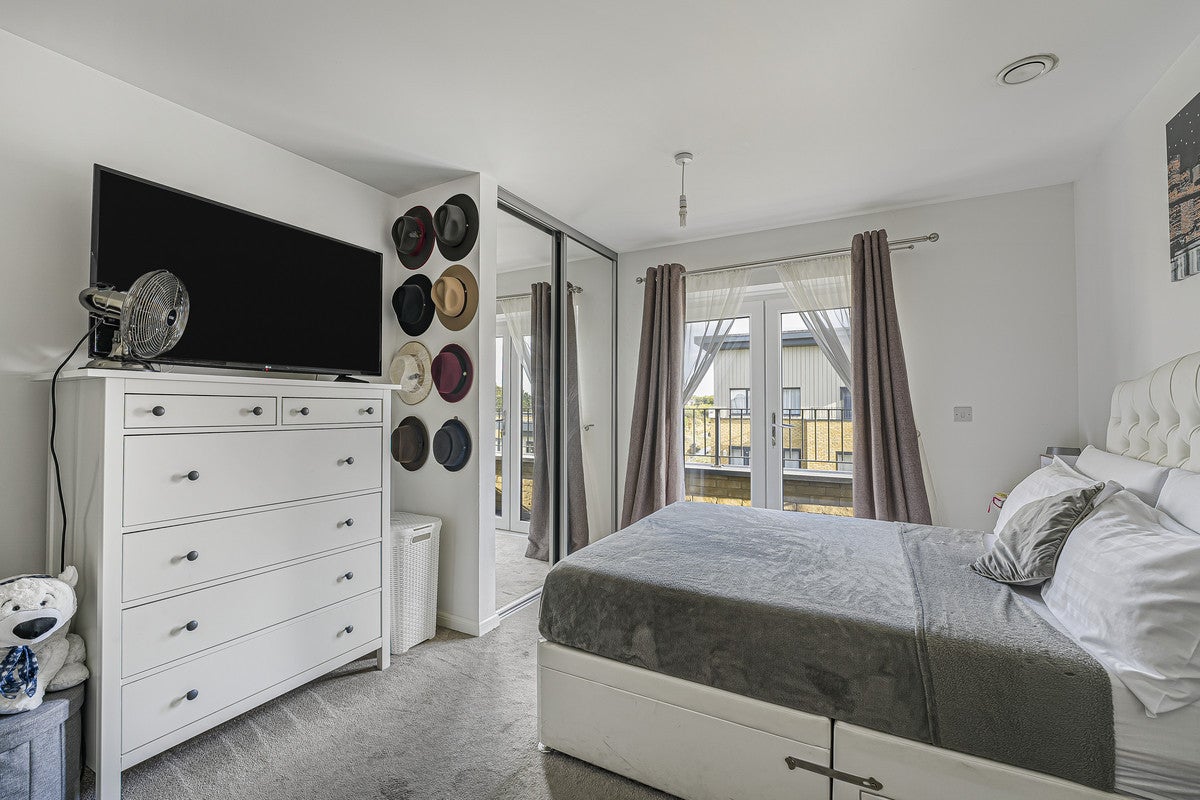 Flat Riverside Wharf in Dartford