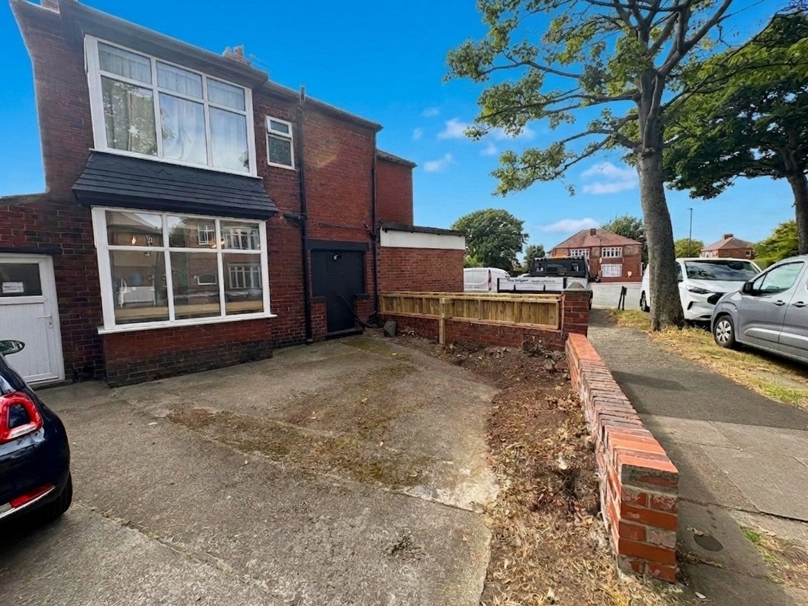 Flat Borough Road in Redcar