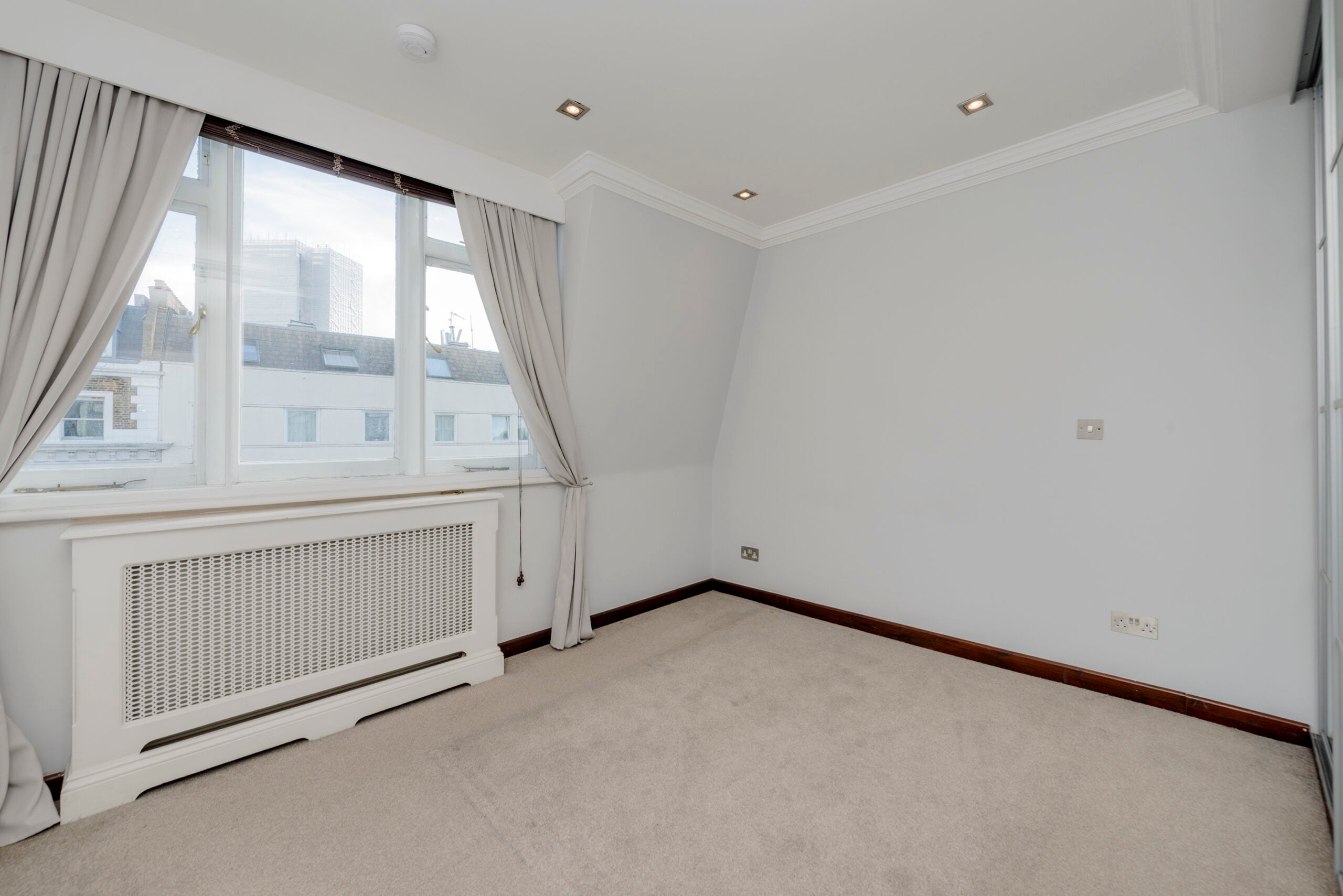 Flat Collingham Road in Greater London