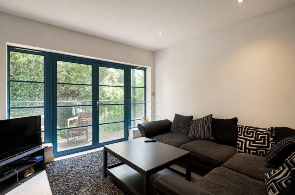 Flat Hotwell Road in Bristol