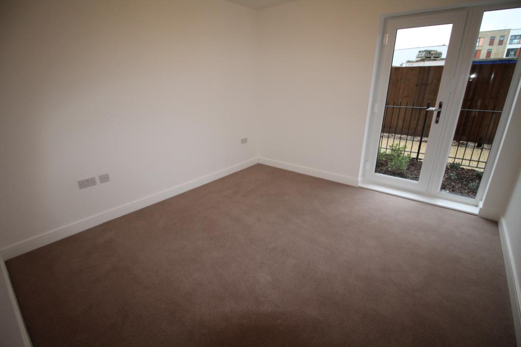 Flat Maxwell Road in Greater London