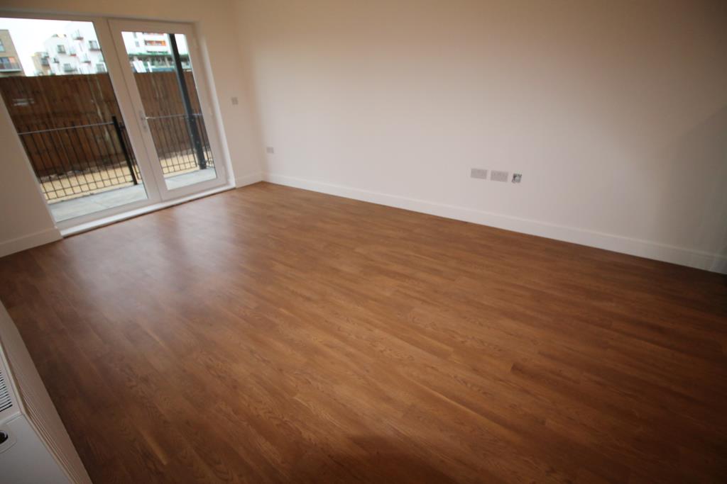 Flat Maxwell Road in Greater London