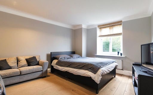 Flat Portugal Street in City of Westminster
