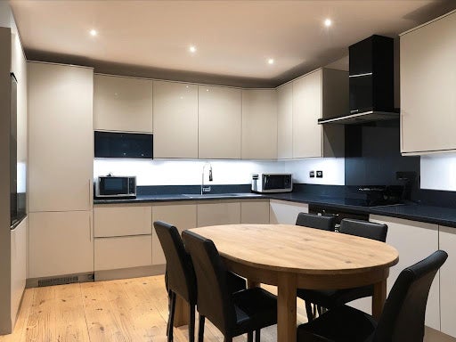 Flat Portugal Street in City of Westminster