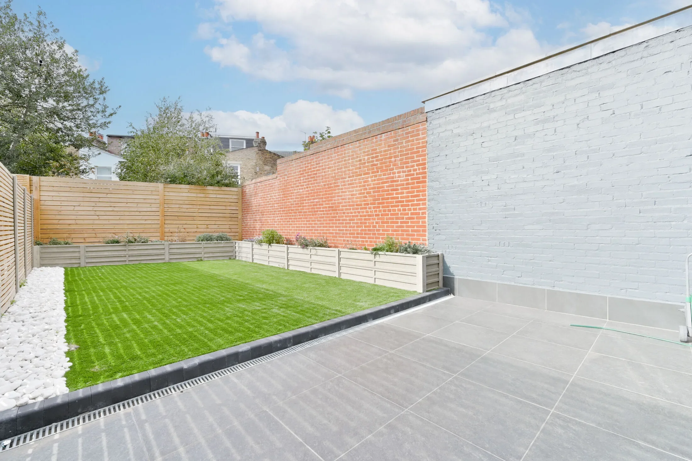 Flat Berrymead Gardens in Greater London