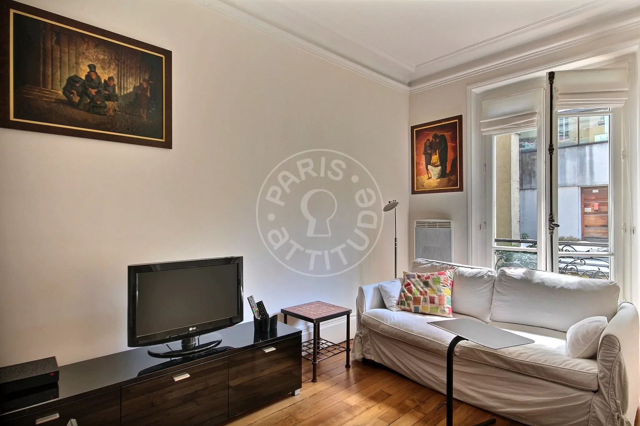 Flat Rue de Poissy in Paris