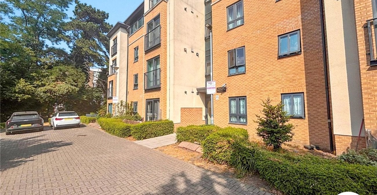 Flat St Augustine's Avenue in Greater London