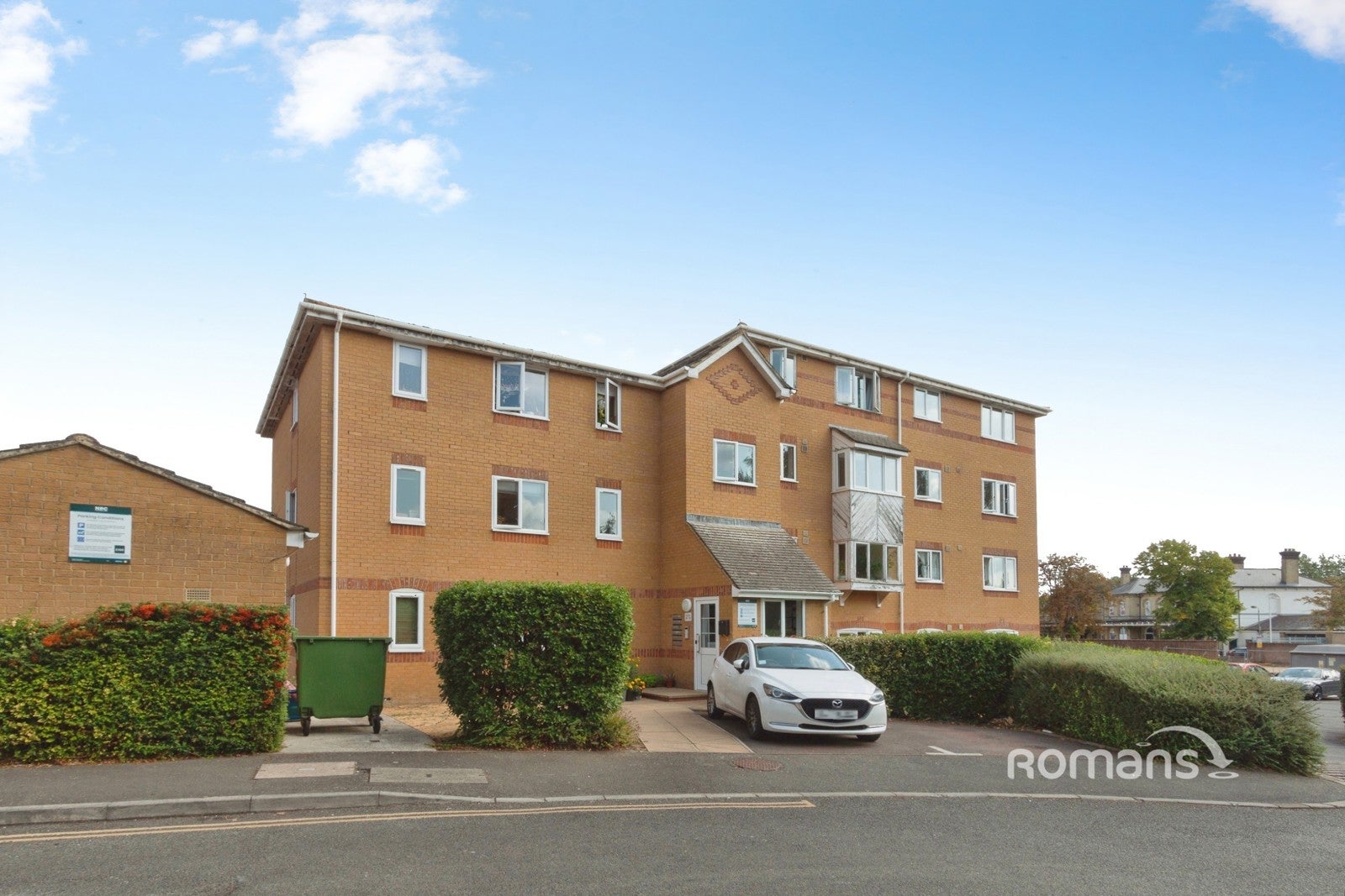 Flat Ascot Court in Rushmoor