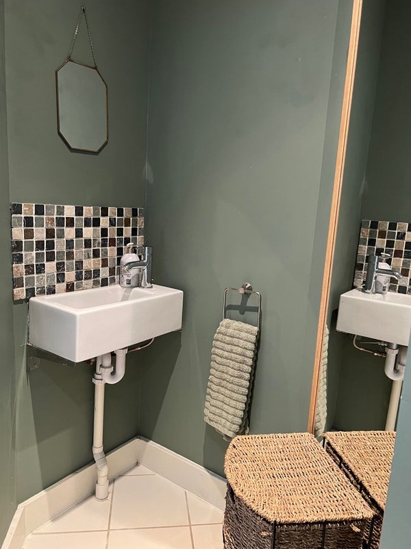 Room Carbery Avenue in Greater London