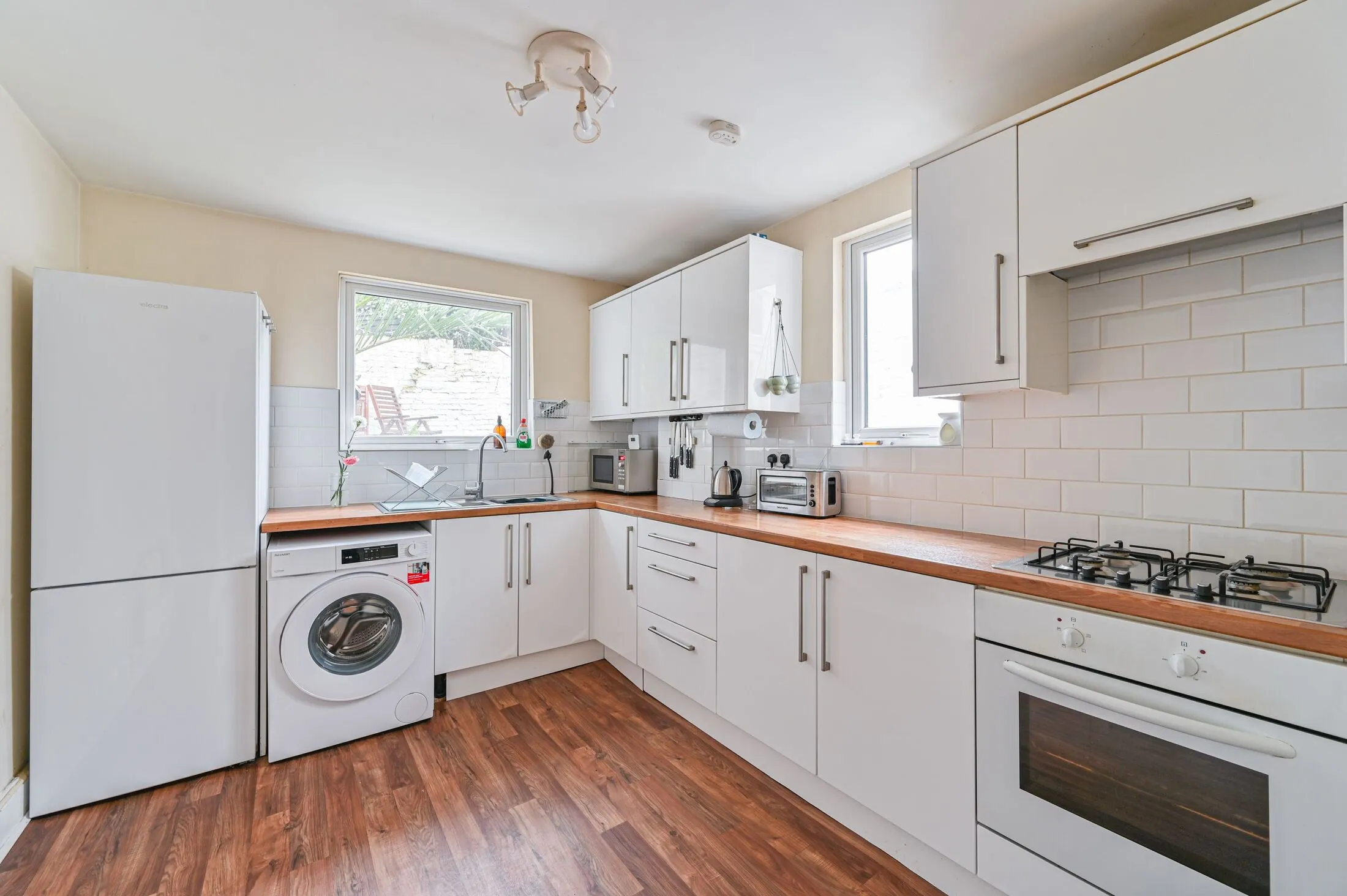 Flat Ivanhoe Road in Greater London