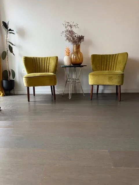 Flat Broadfield Lane in Greater London