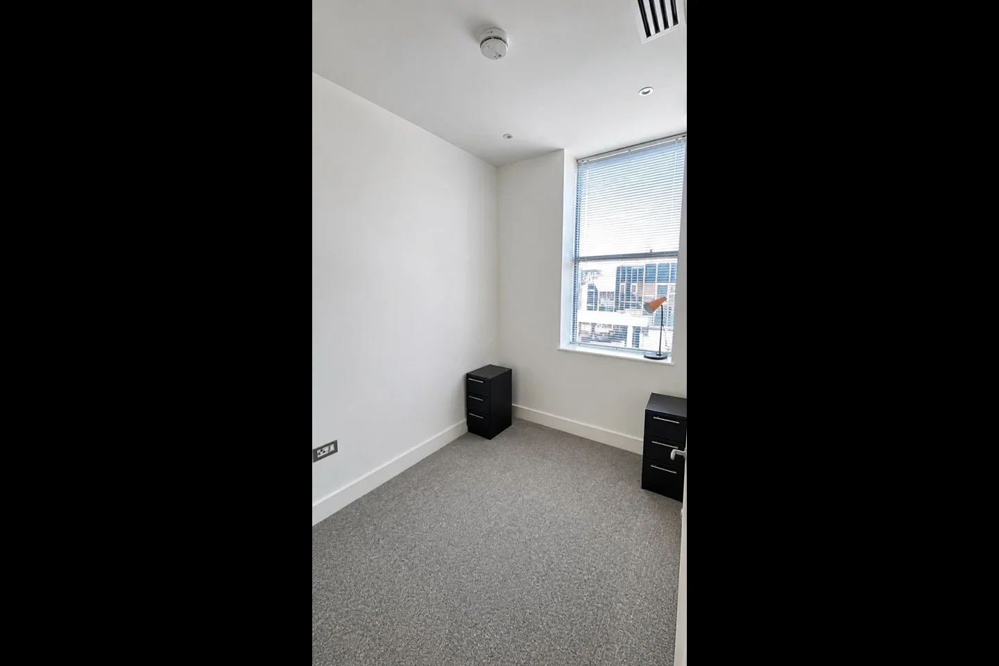 Flat Hayling Close in Slough