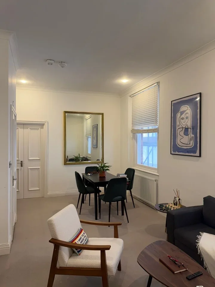 Room Courtfield Road in Greater London