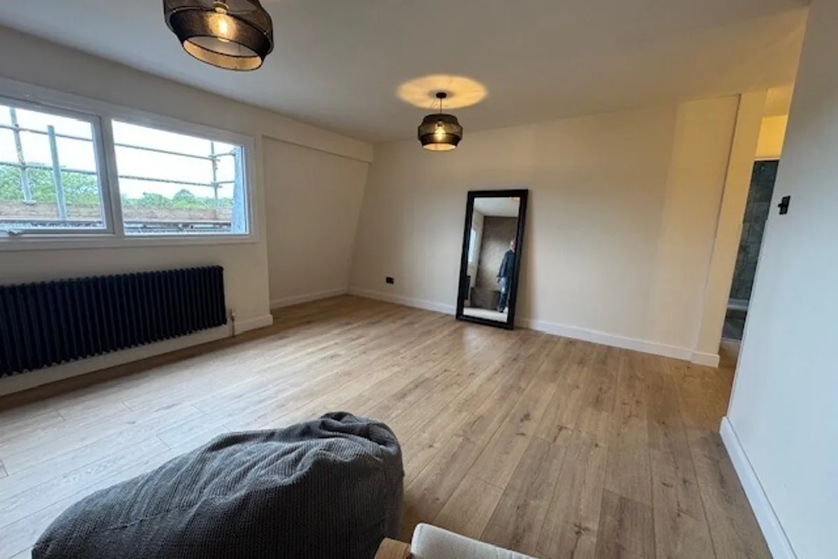 Flat Alma Court in Bristol