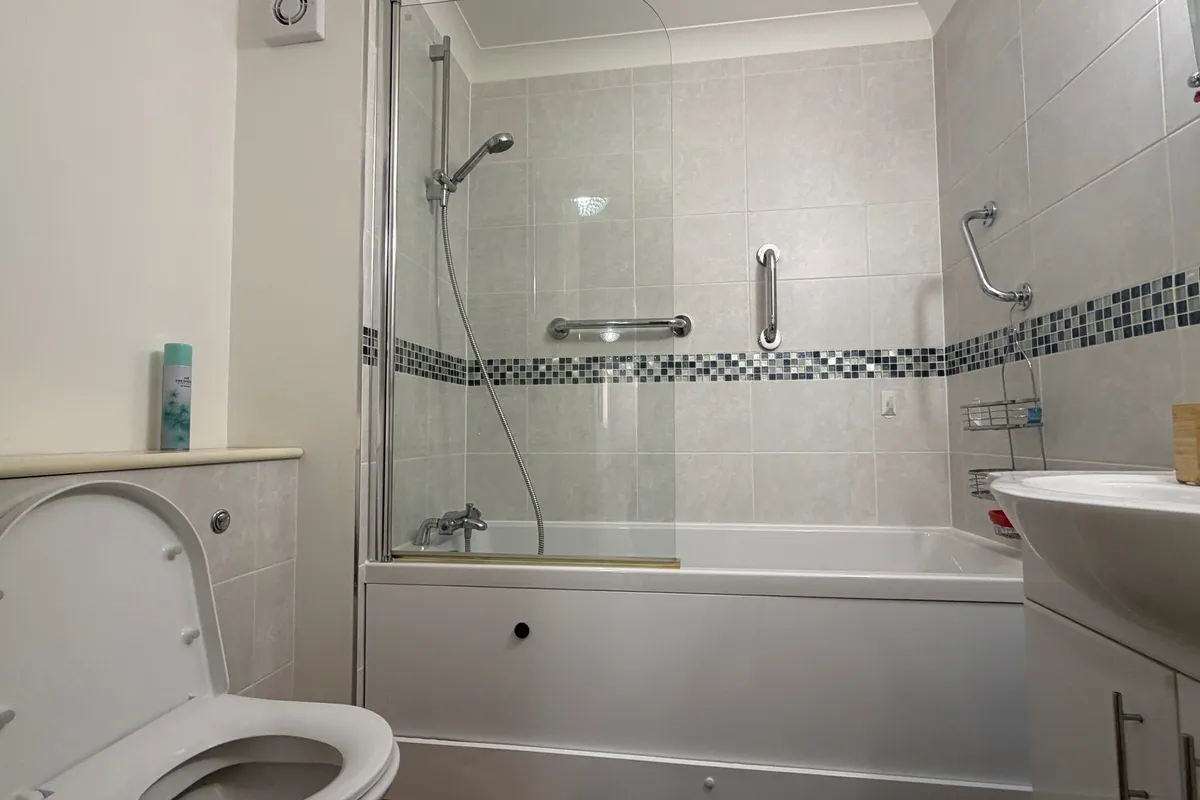 Flat Langley Road in Watford