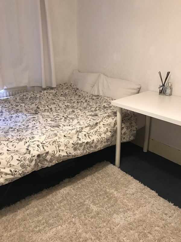 Room Duke's Road in Greater London