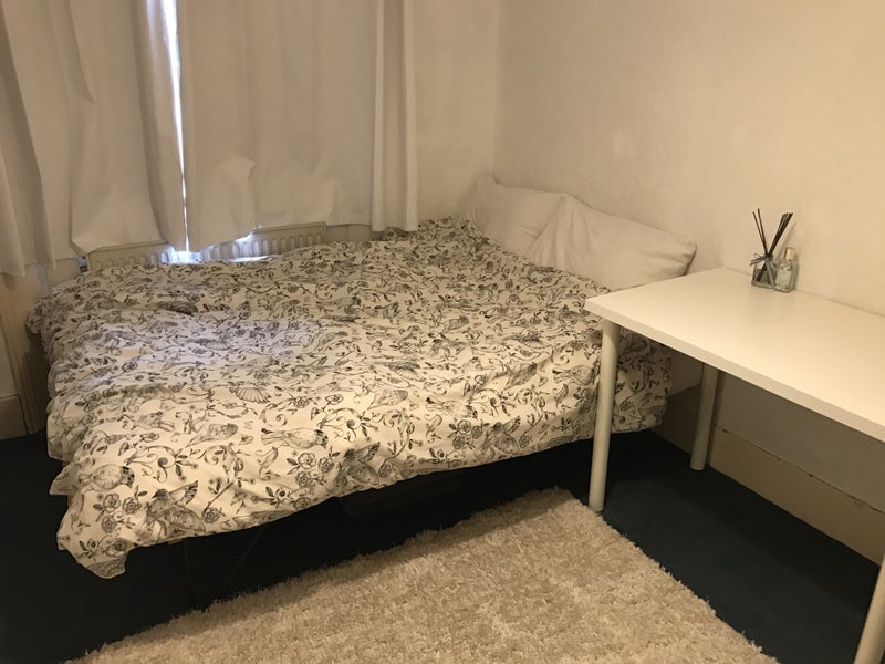 Room Duke's Road in Greater London