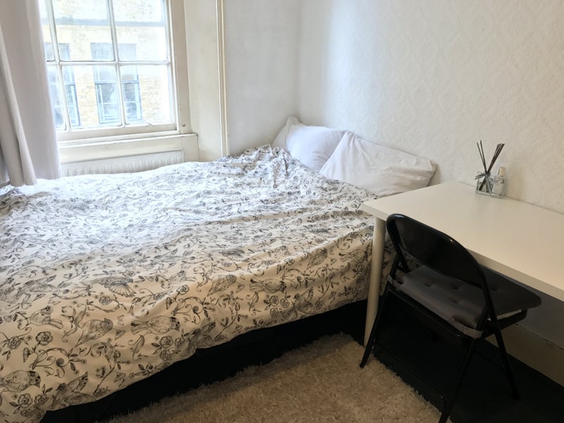 Room Duke's Road in Greater London