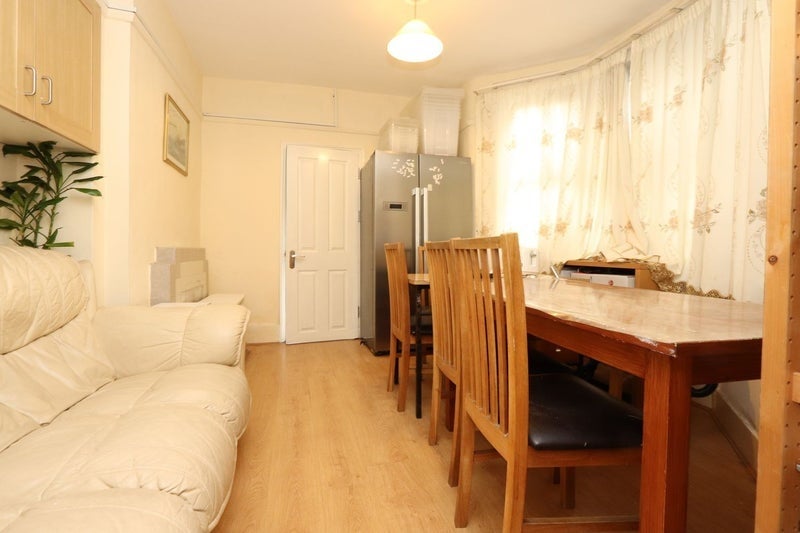 Room Turnpike Lane in Greater London