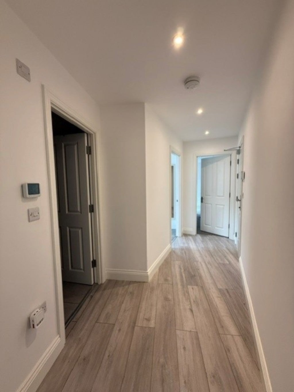 Flat Rosslyn Crescent in Greater London