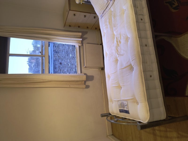 Room Stockwell Green in Greater London